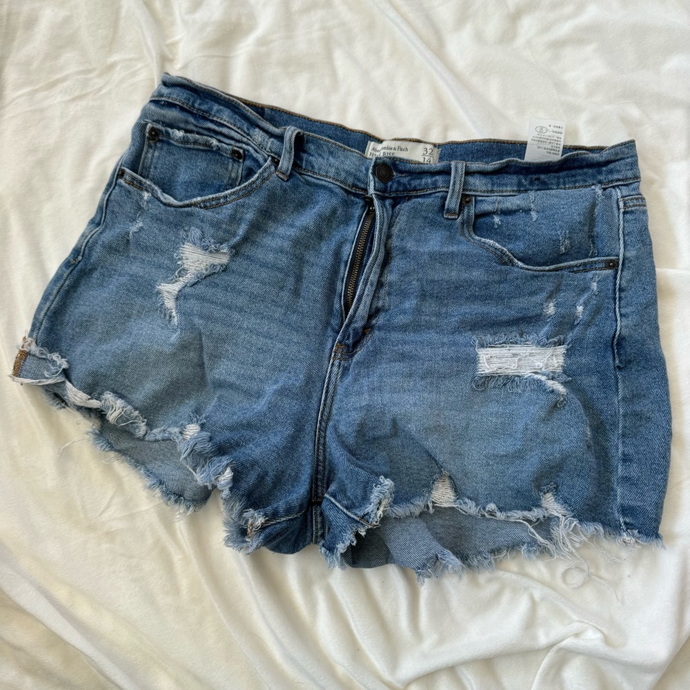 Light wash Abercrombie shorts
